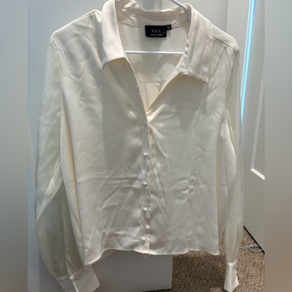 VICI Cream Satin Button Front Blouse Long Sleeve Size XL